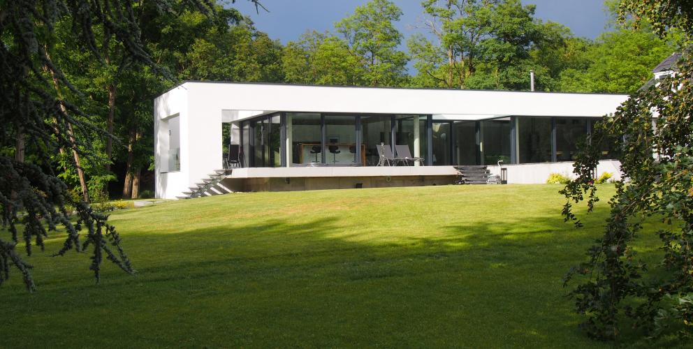Projet CS - Le pavillon vu depuis le parc