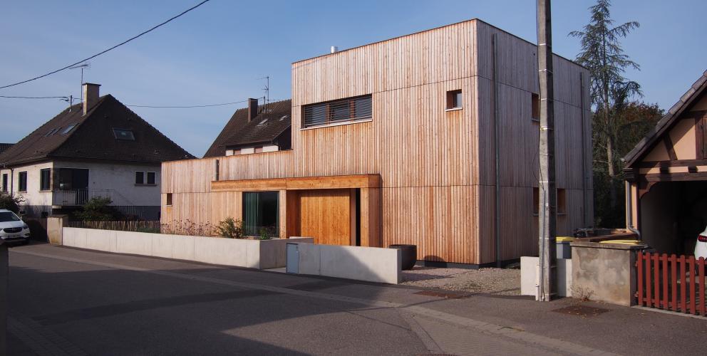 Projet AD - Le bâtiment contraste avec son contexte